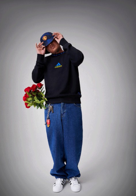 阿迪达斯携手曼联,阿森纳,皇家马德里,尤文图斯,拜仁慕尼黑五大俱乐部共同推出adidas Icon系列