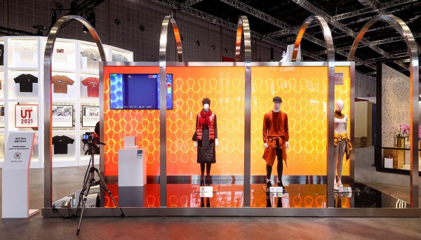 优衣库『明日奇境』再度惊艳进博会!+J 2021秋冬系列震撼亮相!