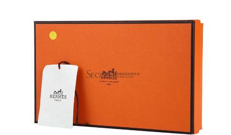 Lady Gaga出镜英意两版《VOGUE》封面；爱马仕市值突破1500亿欧元