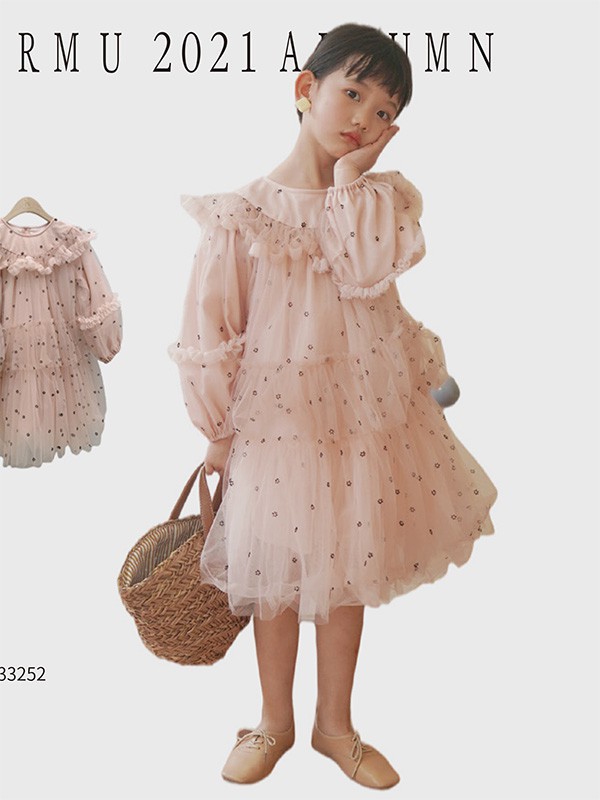 小女生的秋冬连衣裙怎么穿搭更好看 波点连衣裙怎么穿