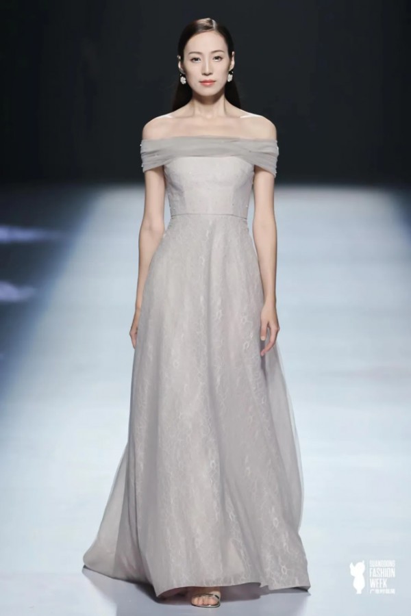 2021广东时装周-秋季秀场直击:VOGVACHI婳池