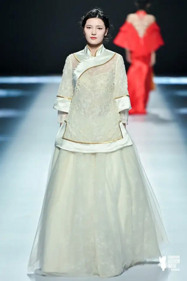 2021广东时尚文化周-秋季|百合印象:一针一线诠释国服之美