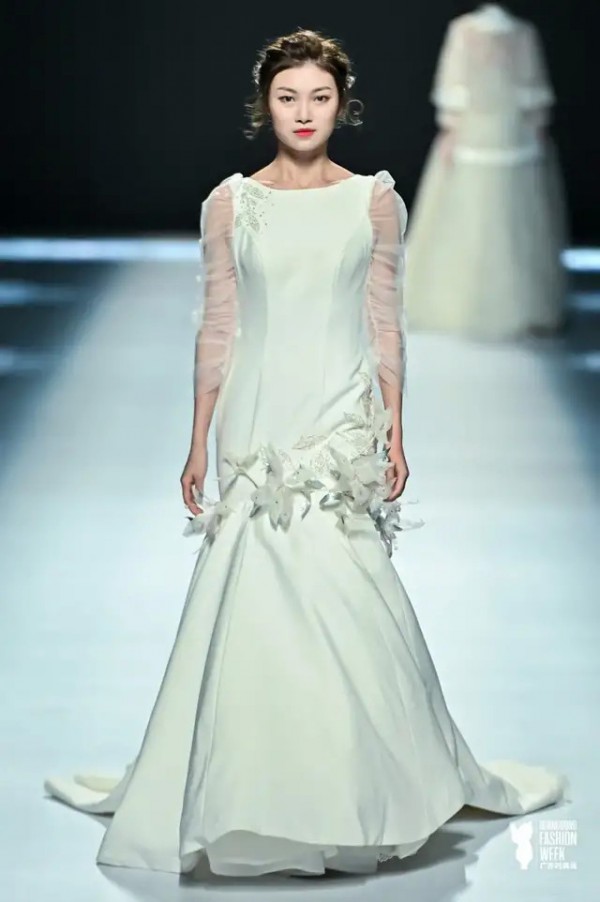 2021广东时尚文化周-秋季|百合印象:一针一线诠释国服之美