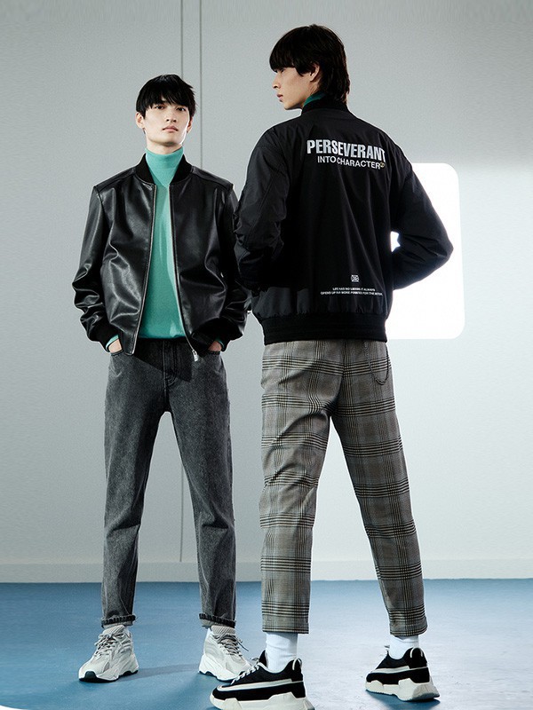 男生工装裤怎么搭配上衣?男生秋冬叠穿要怎么穿