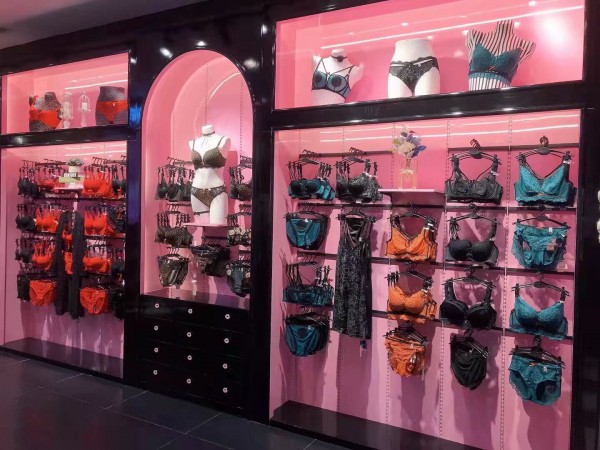 热烈祝贺布迪设计内衣品牌广西贵港万达11月6号盛大开业!