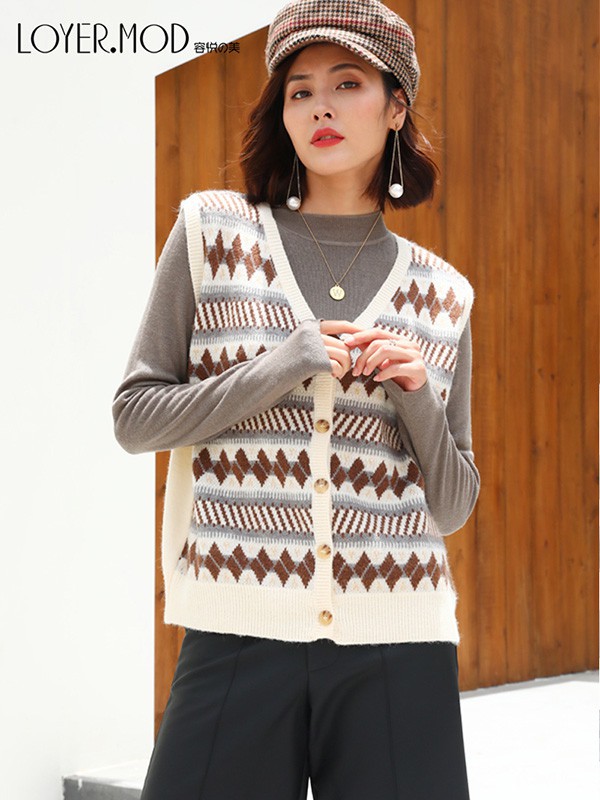 气质穿搭|女生冬天怎么穿优雅又时髦 这几款单品搭配一定要get