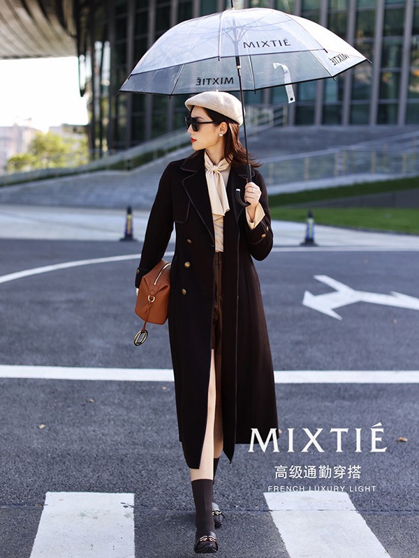 初入职场的女生怎么挑西装?什么颜色的西装适合职场穿