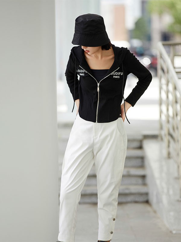 冬季女生的运动休闲装应该怎么挑选 什么款式显瘦又减龄