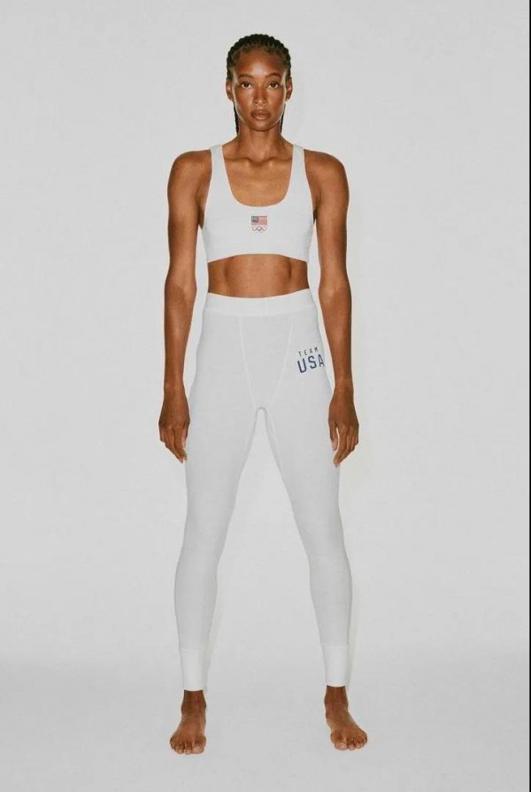 FENDI X SKIMS 上架一分钟后全部售罄! 奢侈品与网红之间的联名,意味着什么?