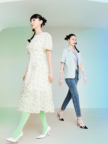 2022年春天里的人们都穿什么衣服