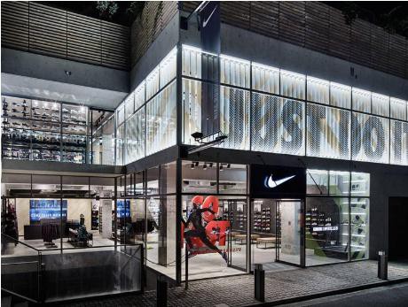 “双十一”安踏总成交额超越耐克 运动鞋服格局生变?