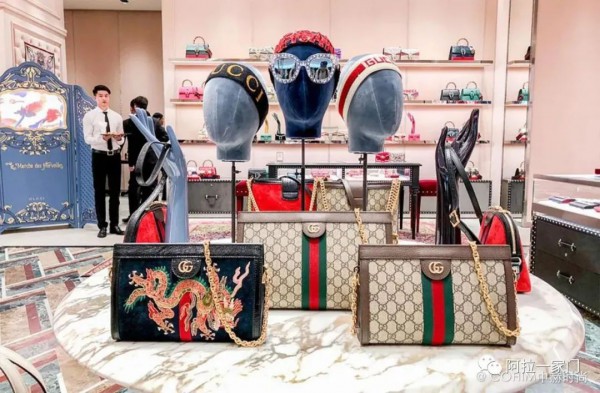 上海一家古驰奢侈品门店店员利用假包掉包售卖,目前已被刑拘!