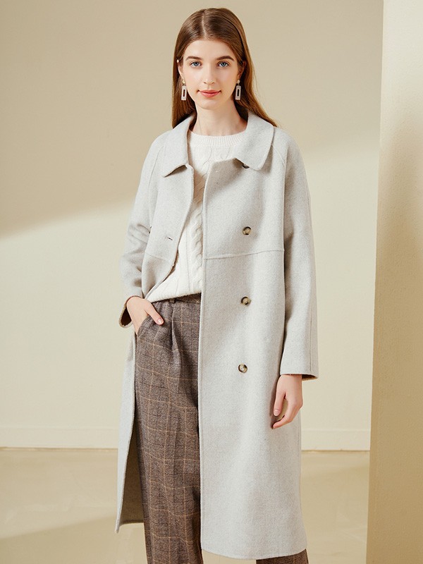 时尚高级穿搭 卡其色,米色,雾霾蓝那款颜色的大衣时髦又大方