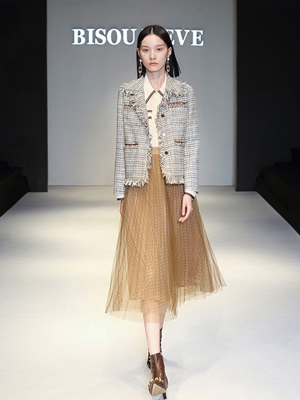 想要走在潮流前沿 这几款职场的休闲穿搭一定不能落下