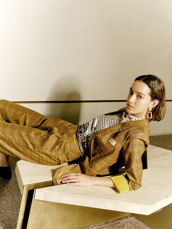 想要走在潮流前沿 这几款职场的休闲穿搭一定不能落下