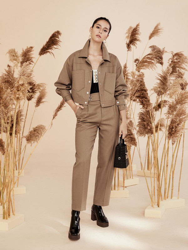 卫衣怎么叠穿?运动风穿搭怎么搭配?