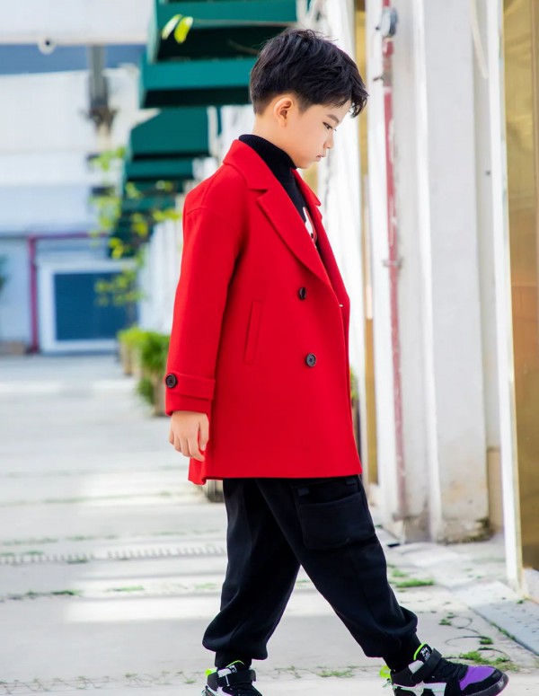 小男孩穿搭要从小抓起!怎么给7岁男孩挑衣服?格纹外套搭配什么好看