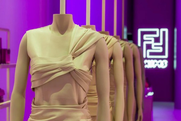 卡戴珊Fendi x Skims刚发布在1分钟内赚了100万美元