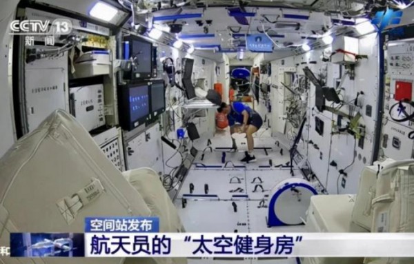 国货当自强 继李宁与汽车联名后安踏跑鞋又上太空了