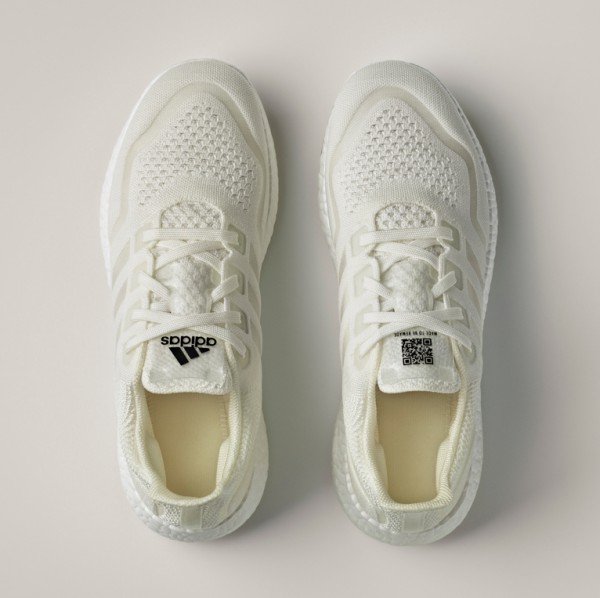 阿迪达斯今日发布新一代可再生材质跑鞋 ULTRABOOST MADE TO BE REMADE 跑鞋