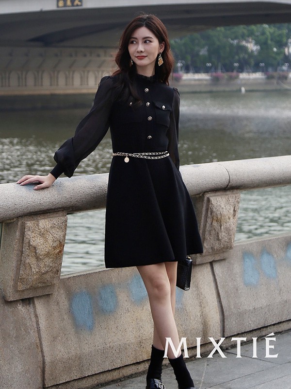 冬天内搭怎么搭配才好看?羊羔毛外套搭配什么裙子?