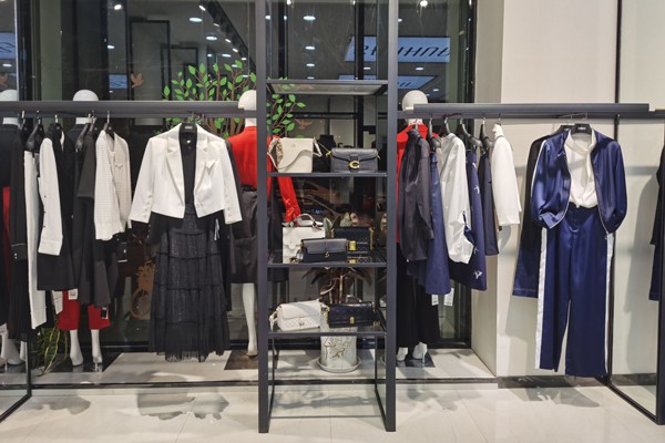 冬季服装店要怎么经营生意会更好  这几个方法不得不说好