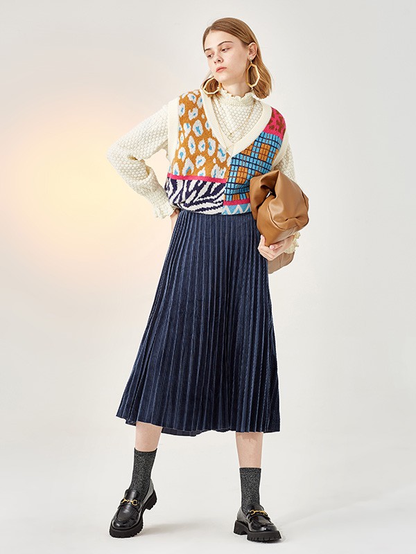 冬天毛衣这么搭配,让你更加时髦!马甲毛衣搭配什么裙子好看