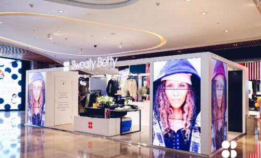 近期三个国际运动品牌进入中国开店