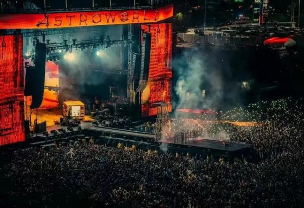 说唱歌手Travis Scott 踩踏事件持续发酵,NIKE正式发布声明与Travis Scott 联名款将推迟发售!