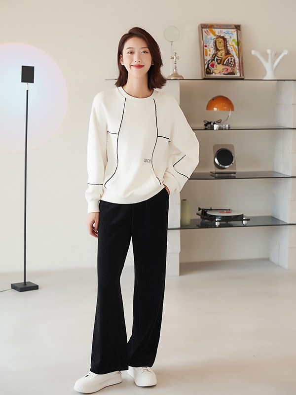 V领毛衣怎么搭配更好看?冬天怎么穿显腿长?