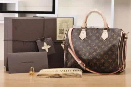 Bottega Veneta宣布新任创意总监；LV将在上海举办2022春夏女装秀