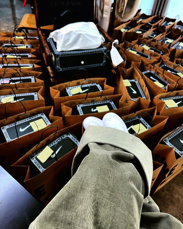 权志龙 X NIKE联名正式官宣!权志龙亲自演绎的视觉大片