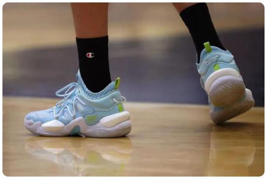 周琦曾凡博相继签约!李宁这波竟押到了男篮未来的希望