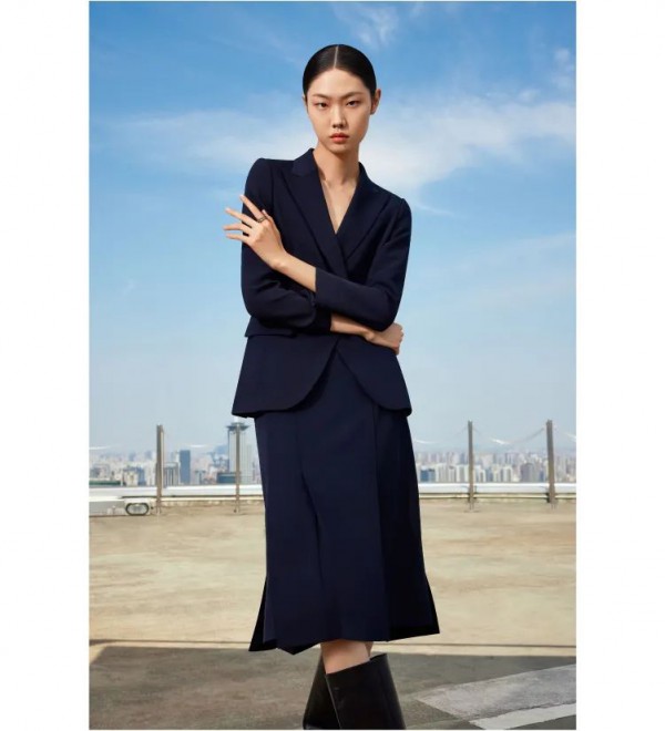 复古港式穿搭经典不过时!经典的西装外套,怎么穿出高级感?