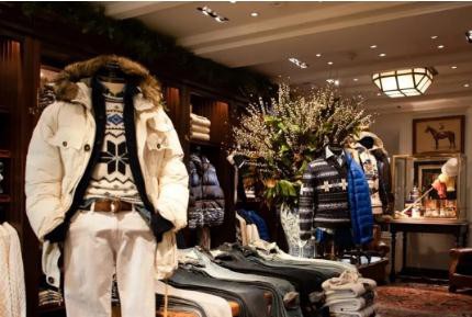 Versace任命临时CEO；Skims入驻连卡佛