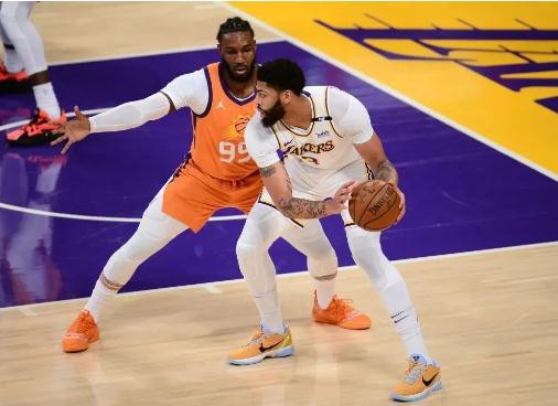 耐克与Kobe Bryant合作的球鞋即将停产 NBA闹起了科比球鞋荒