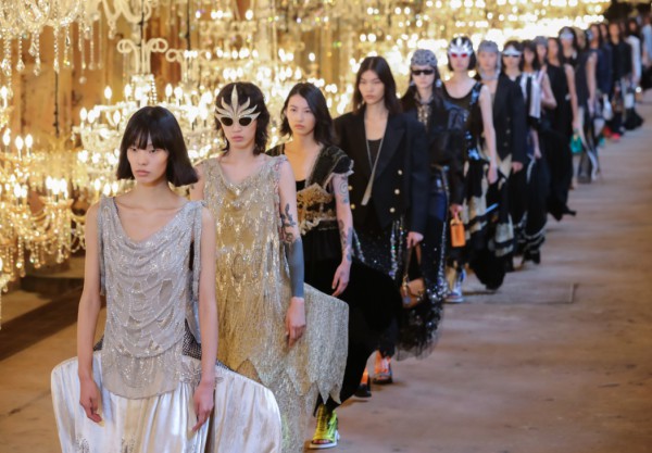 LV创意总监清空Instagram大部分动态