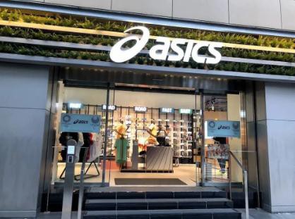 国货服装亚瑟士第三季度利润涨60倍