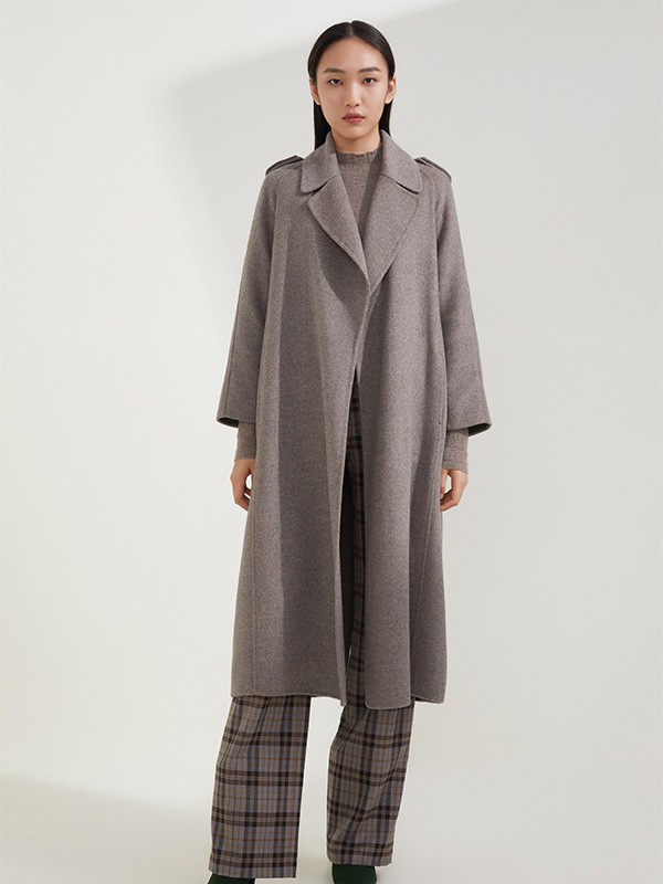 冬天大衣如何穿出高级时髦感?大衣里面搭配什么衣服?