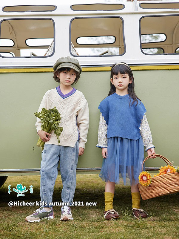 冬季童装单品如何搭配 蓝色服装怎么穿更好看