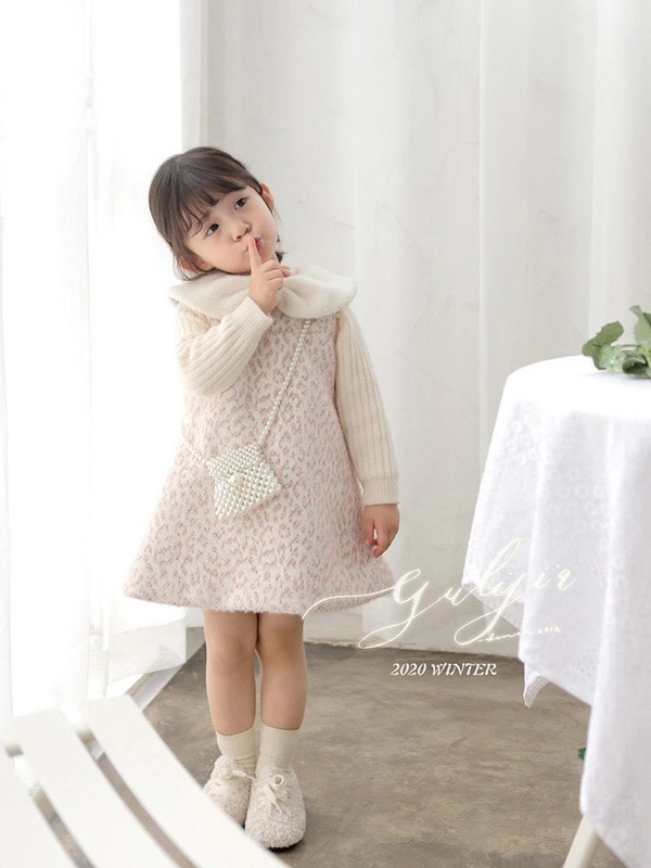 平安夜圣诞节小孩子出去样的服装出去玩 粉色连衣裙怎么样