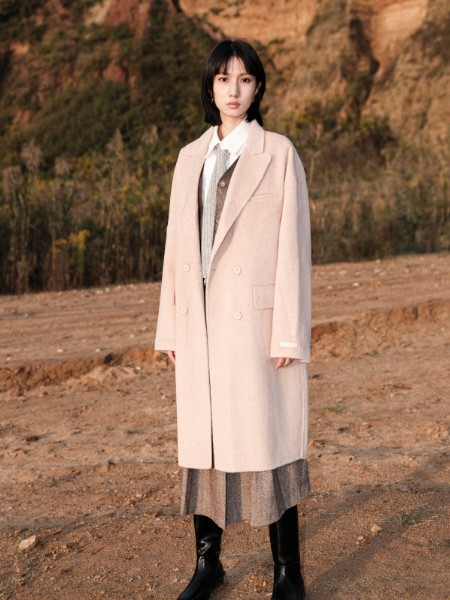 女生冬天穿什么样的外套 是棉服好看还是大衣更加好看