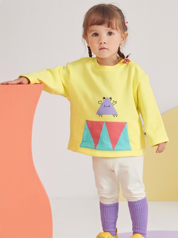 朋友生了女孩送什么礼物比较合适?送裙子给朋友的女儿可以吗?