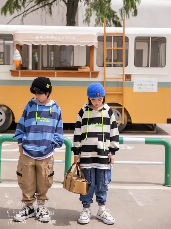 秋冬童装怎么挑选  什么款式的卫衣潮流又帅气