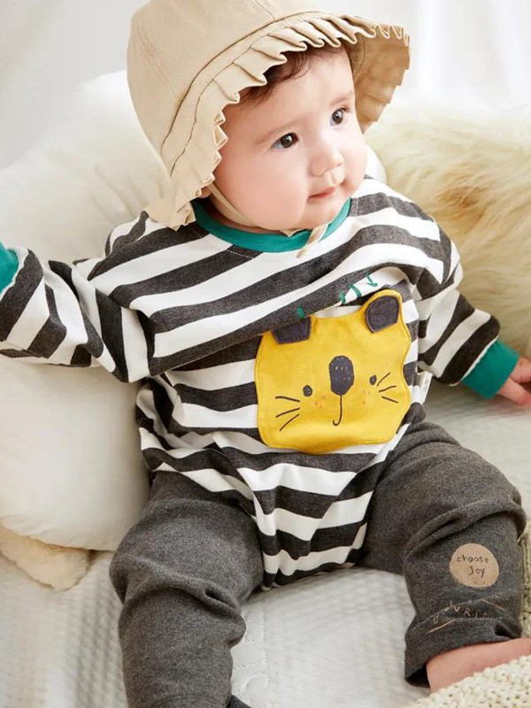 六七个月的小宝宝秋冬适合穿什么样的衣服