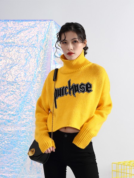 秋冬适合穿黄色系的服装吗 什么样的版型耐看又显白