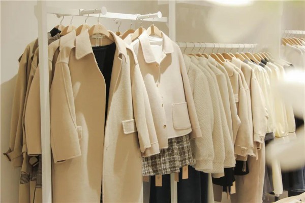 喜讯 | 伊顿荣获特许经营百强企业奖项