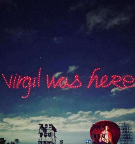 为纪念刚刚去世的黑人设计总监 路易威登LV于迈阿密举办2022春夏男装秀