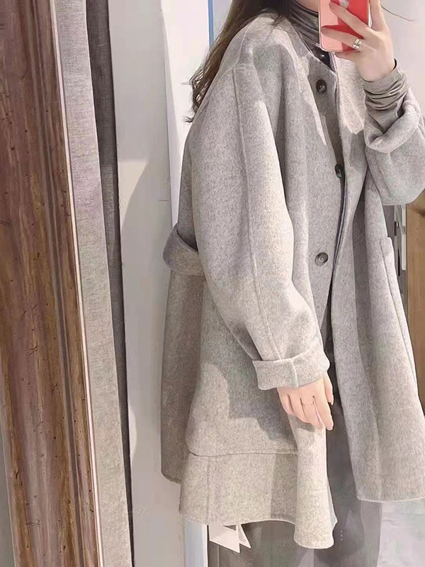 灰色系服装觉得很土?这些简单经典的灰色系大衣穿搭一定要入手