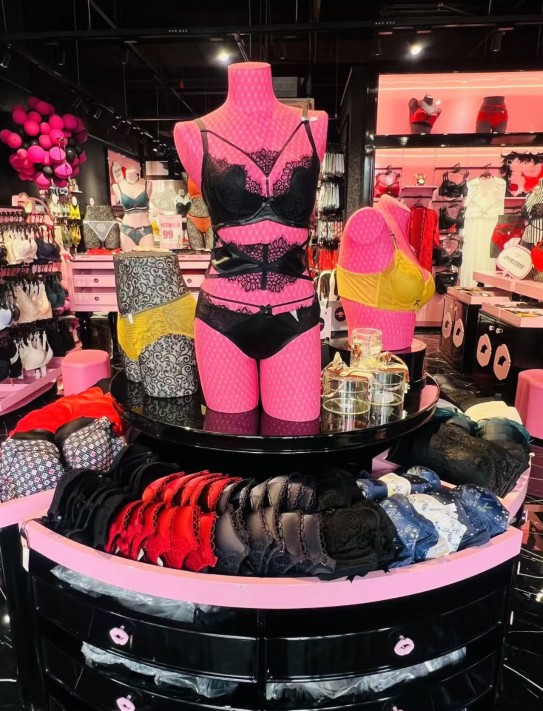 重磅喜讯!贵阳最大一家布迪设计内衣店在杉杉奥莱购物中心店正式开业啦!欢迎广大用户前来选购!